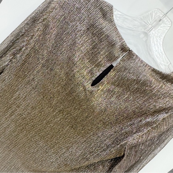 Banana republic gold metallic long sleeve top ❤️ - Picture 3 of 6